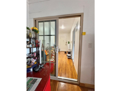 Welcome to this massive, move-in ready 950 sqft 2-bedroom - photo 7