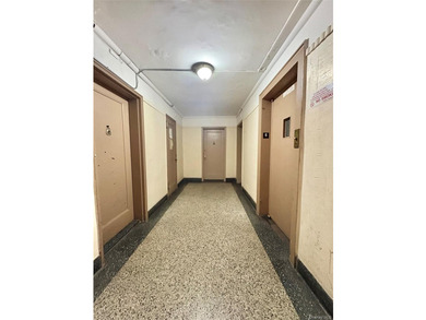 Welcome to this massive, move-in ready 950 sqft 2-bedroom - photo 8