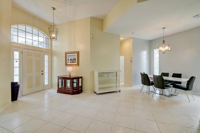 Welcome to this single-story waterfront residence in Port St - photo 4