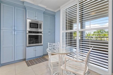 Beautifully renovated 2nd floor condo offers a tranquil - photo 14