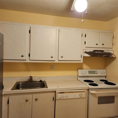 Unit rented until 9/30/2026 for $1700 per - photo 4