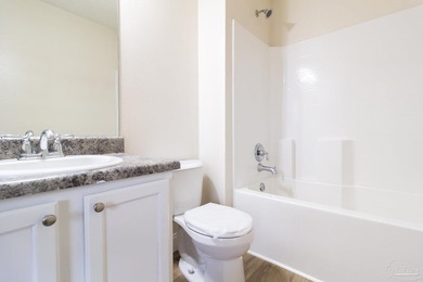 Welcome home to this beautifully refreshed 3-bedroom, 2 - photo 25