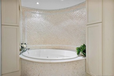 Beautifully renovated 2nd floor condo offers a tranquil - photo 26