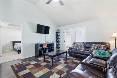 Enjoy maintenance free living in The Highlands conveniently - photo 8