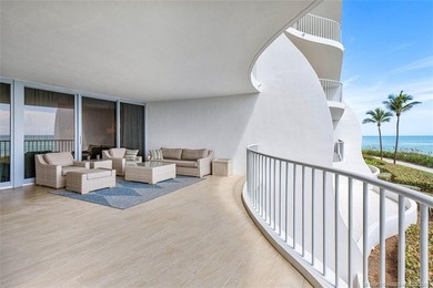Beautifully renovated 2nd floor condo offers a tranquil - photo 32