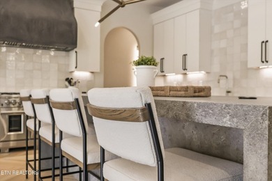 Featured in the Parade of Homes, this extraordinary 4 bed, 6 - photo 10