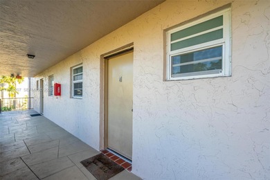 Updated 2/2, top floor, bright, open concept features includes