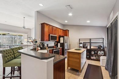 Spacious, private and move-in ready! This 1,857-sq.-ft - photo 3