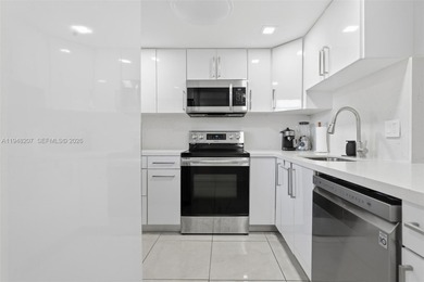 Updated 2/2, top floor, bright, open concept features includes