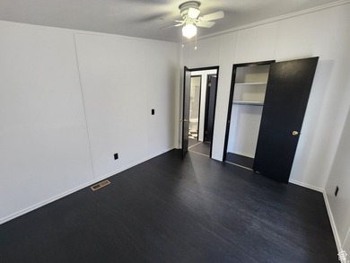 Move in ready double-wide home is now available in West Valley - photo 8