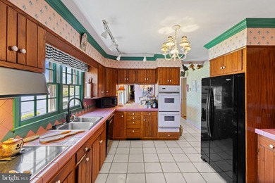 A truly exceptional waterfront offering, this is one of the - photo 10