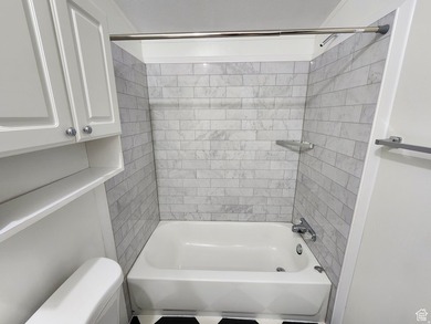 Move in ready double-wide home is now available in West Valley - photo 10