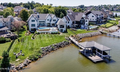 Every detail has been considered in this lakefront estate in - photo 3
