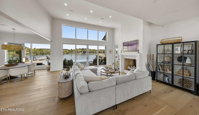 Every detail has been considered in this lakefront estate in - photo 4