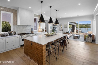 Every detail has been considered in this lakefront estate in - photo 5