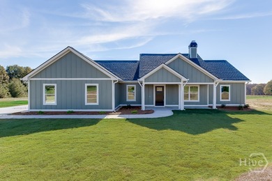 Lake Hartwell Home For Sale in Hartwell Georgia