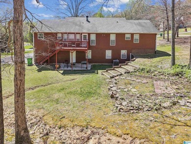 Welcome home to a well maintained 3 bedroom, 2 full bathroom - photo 8