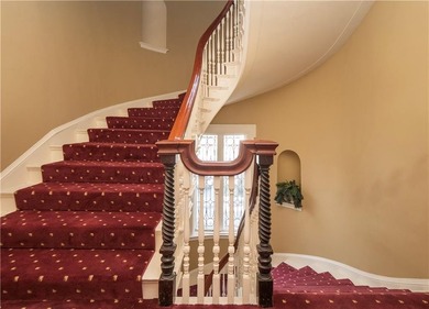 Immaculate Penthouse Condominium in a Desirable Kay/Catherine - photo 11