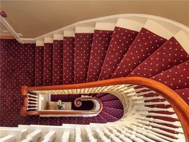 Immaculate Penthouse Condominium in a Desirable Kay/Catherine - photo 12