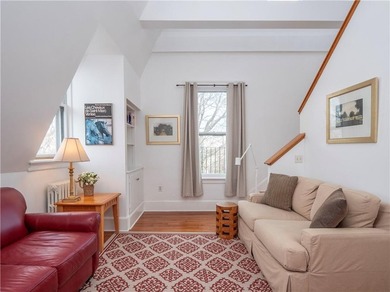 Immaculate Penthouse Condominium in a Desirable Kay/Catherine - photo 16