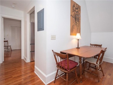 Immaculate Penthouse Condominium in a Desirable Kay/Catherine - photo 18