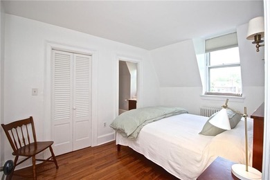 Immaculate Penthouse Condominium in a Desirable Kay/Catherine - photo 22