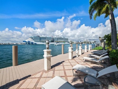 Unrivaled views over the Intracoastal waterway enhanced by a