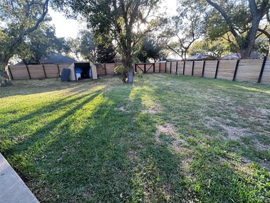 Come see this lovely home that offers ample space for dining and - photo 33
