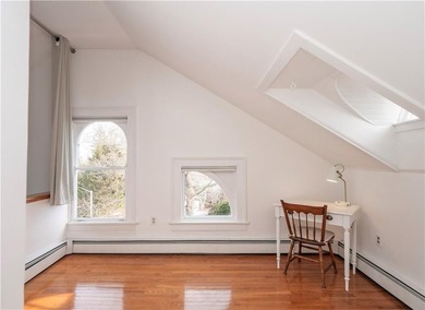 Immaculate Penthouse Condominium in a Desirable Kay/Catherine - photo 33