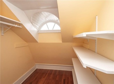 Immaculate Penthouse Condominium in a Desirable Kay/Catherine - photo 36