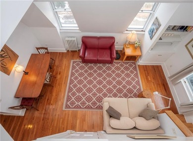 Immaculate Penthouse Condominium in a Desirable Kay/Catherine - photo 38