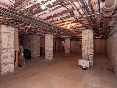 Immaculate Penthouse Condominium in a Desirable Kay/Catherine - photo 43