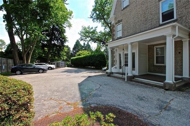 Immaculate Penthouse Condominium in a Desirable Kay/Catherine - photo 45