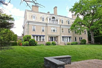 Immaculate Penthouse Condominium in a Desirable Kay/Catherine - photo 48