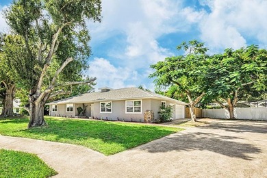 Fully renovated and move-in ready, this spacious 2,268 sqft home - photo 2