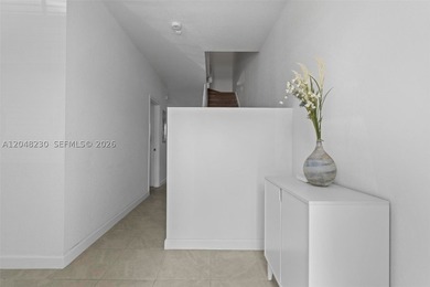 Beautiful two-story home with 3 bed/2.5 bath + DEN in the - photo 3