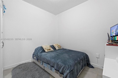 Beautiful two-story home with 3 bed/2.5 bath + DEN in the - photo 8