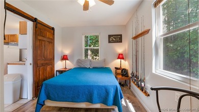 Lake views and easy lake living await! This 2-bedroom, 1-bath - photo 12