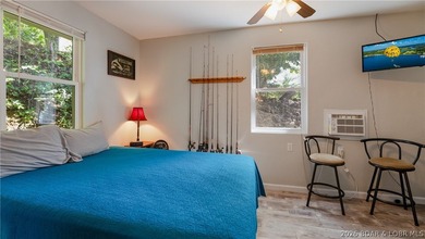 Lake views and easy lake living await! This 2-bedroom, 1-bath - photo 13