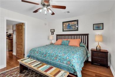 St. Charles Avenue Condo with Pool, Parking, and Streetcar