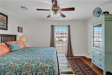 St. Charles Avenue Condo with Pool, Parking, and Streetcar