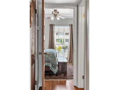 St. Charles Avenue Condo with Pool, Parking, and Streetcar