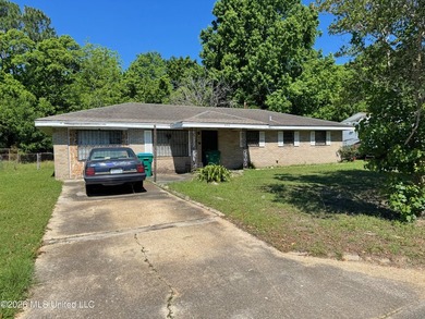 Great street in a well established neighborhood. The sale will - photo 1