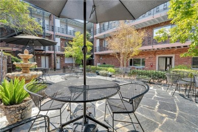 St. Charles Avenue Condo with Pool, Parking, and Streetcar
