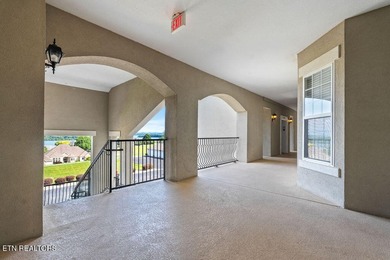 3 bedroom, 2 bath top-floor condo unit with spectacular views - photo 31