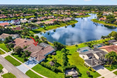 Beautifully updated 4BR/3BA pool home w/long lake views in - photo 1