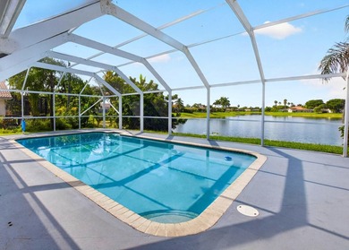 Beautifully updated 4BR/3BA pool home w/long lake views in - photo 6