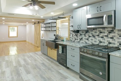 Welcome to a home where timeless character meets thoughtful - photo 9