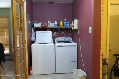 Perfect location country with direct access to the city life - photo 10