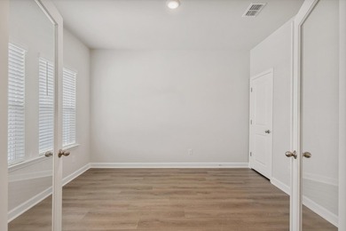 This beautifully designed 3 bedroom, 3 full bath townhome-style - photo 13